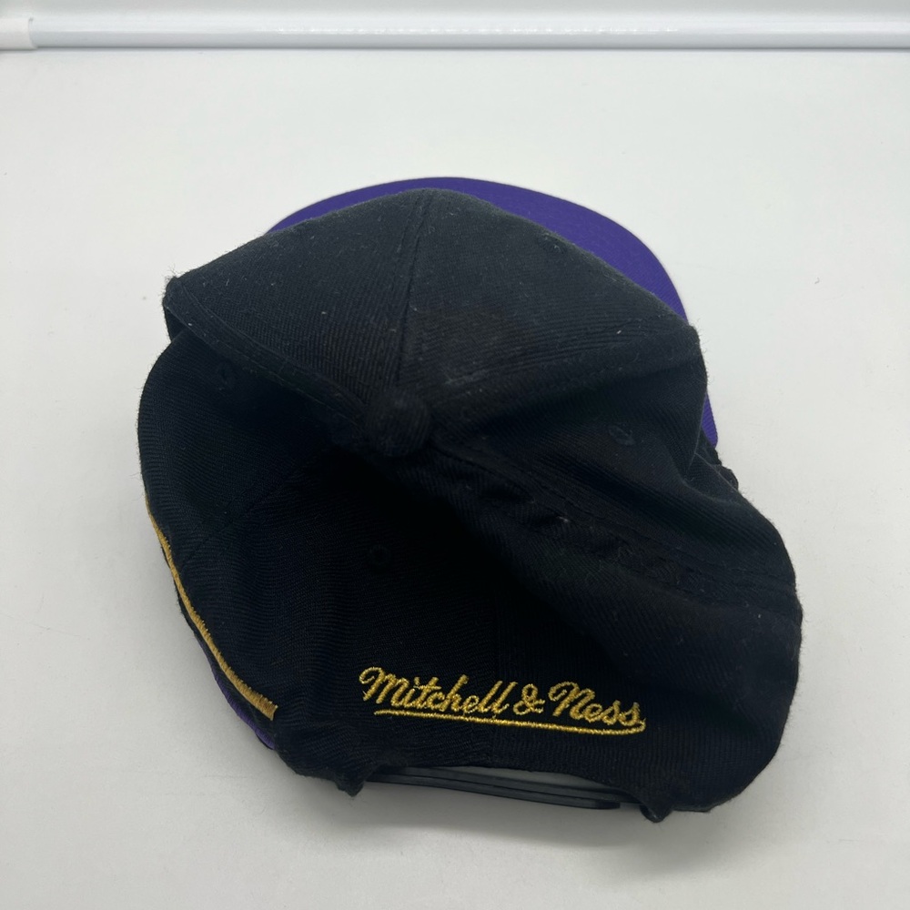 MITCHELL & NESS Lakers NBA Purple and Gold Fitted Flap Top Cap Unisex sz OS - Picture 5 of 9